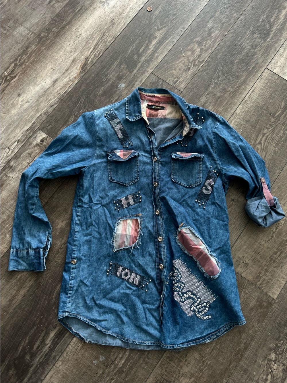 Private Label Blue Denim Button-Down Shirt with Patch Details Pat1 - Picture 2 of 5